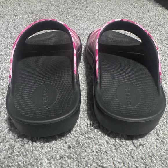 OOFOS Pink Camo Women's Slides Size 10 - Picture 5 of 9